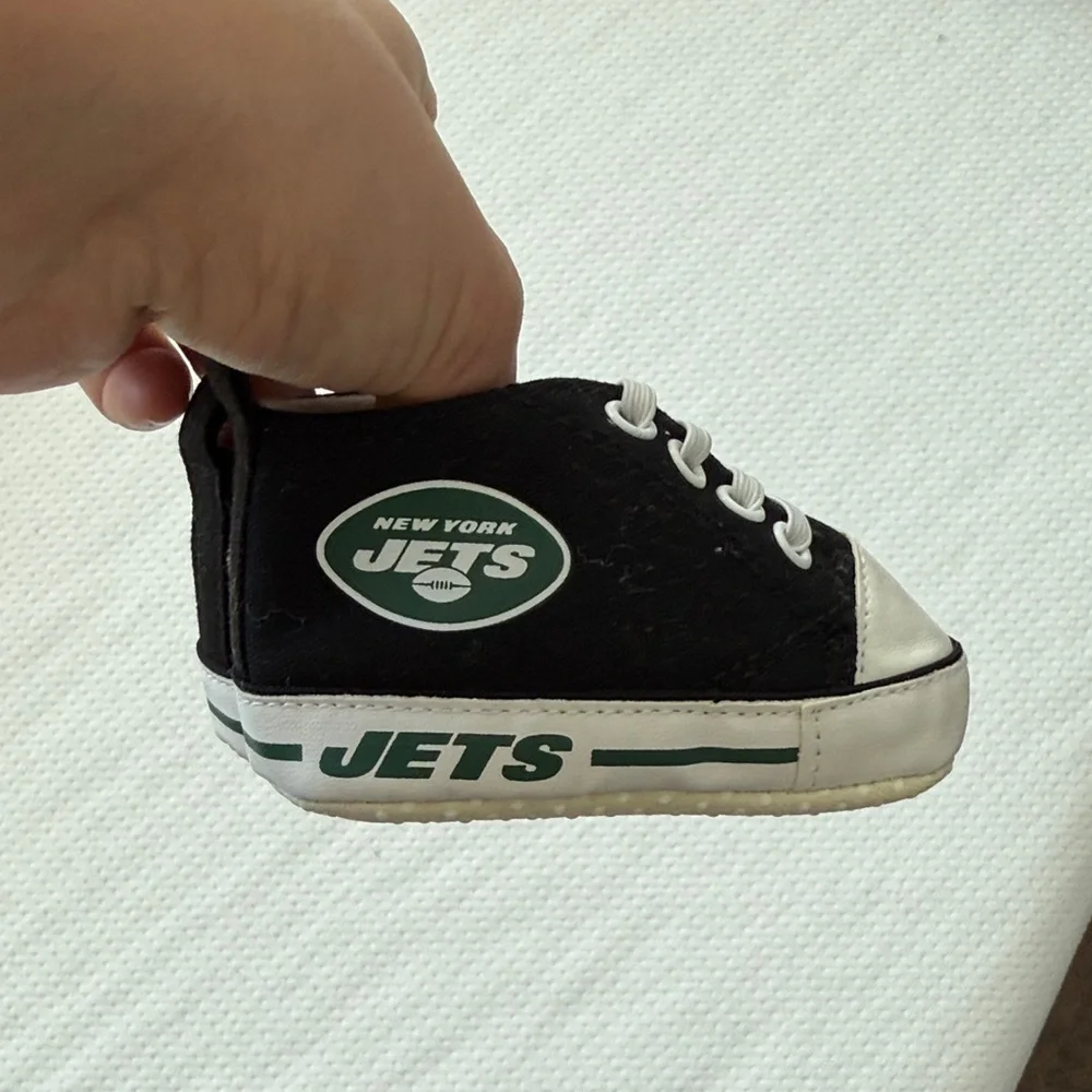 Baby Fanatic Black & White New York Jets Baby High-Top Sneakers